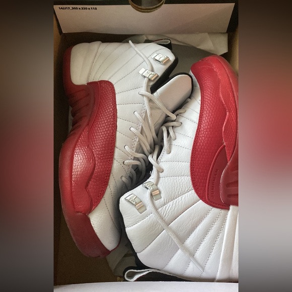 Jordan 12 - Picture 2 of 7